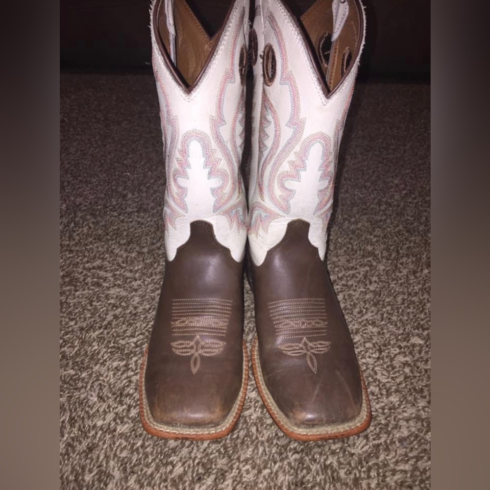 Justin Square toed size 4 in girls!! willing to ship!!! ⭐️make offers⭐️